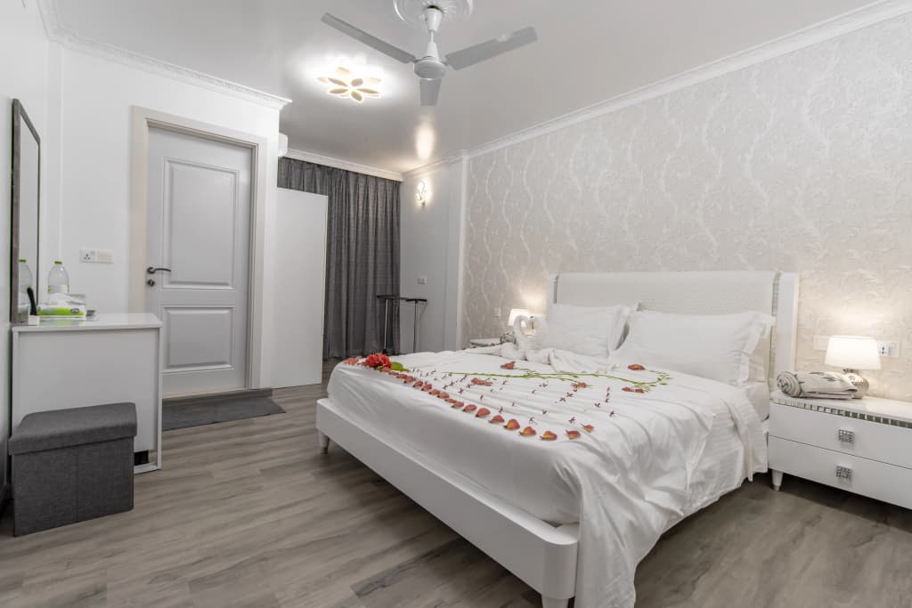 SIS Tourist Villa Guest house - photo 15