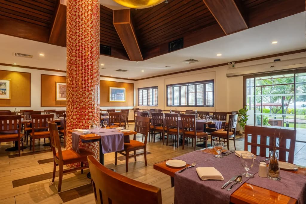 Hulhule Island Hotel - photo 26