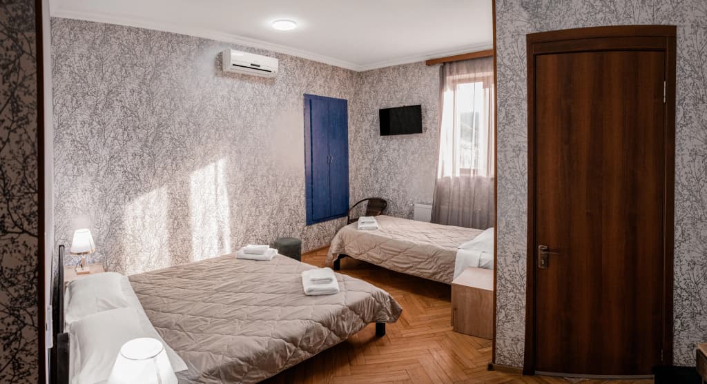 Lotus Hotel - photo 4