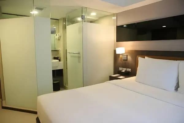 Ramada Sukhumvit Soi Eleven (Ramada Graand Swiss Sukhumvit 11) - photo 14
