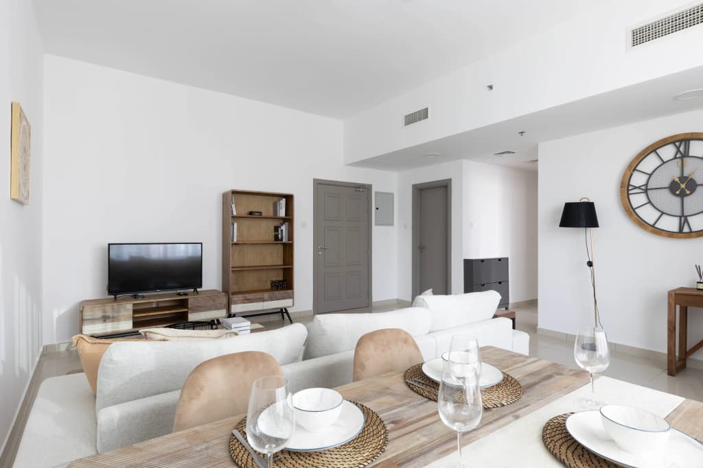 Welcome Home in Armada Tower 3 Apartments - photo 2