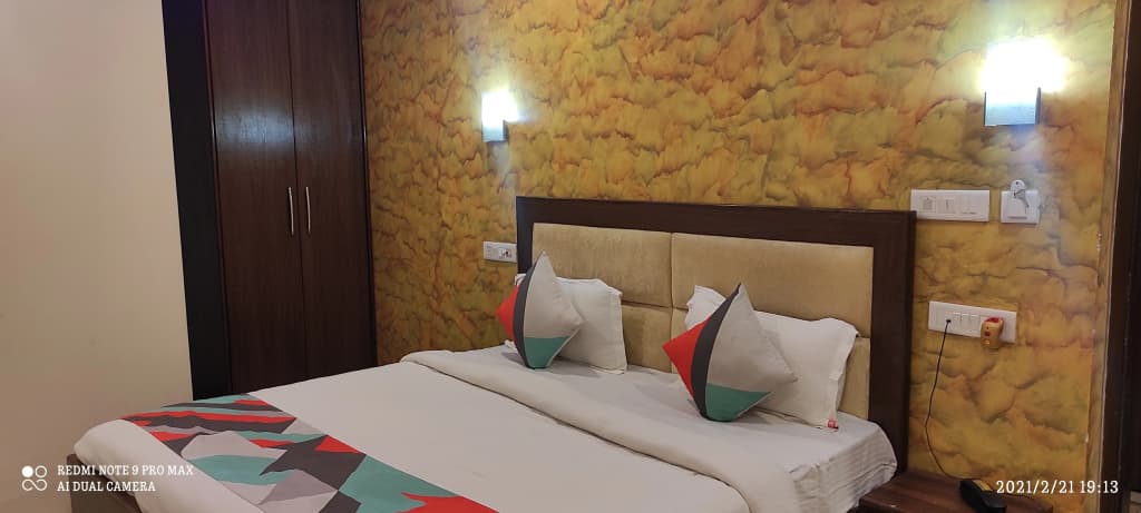 Redstone Hotel - photo 19
