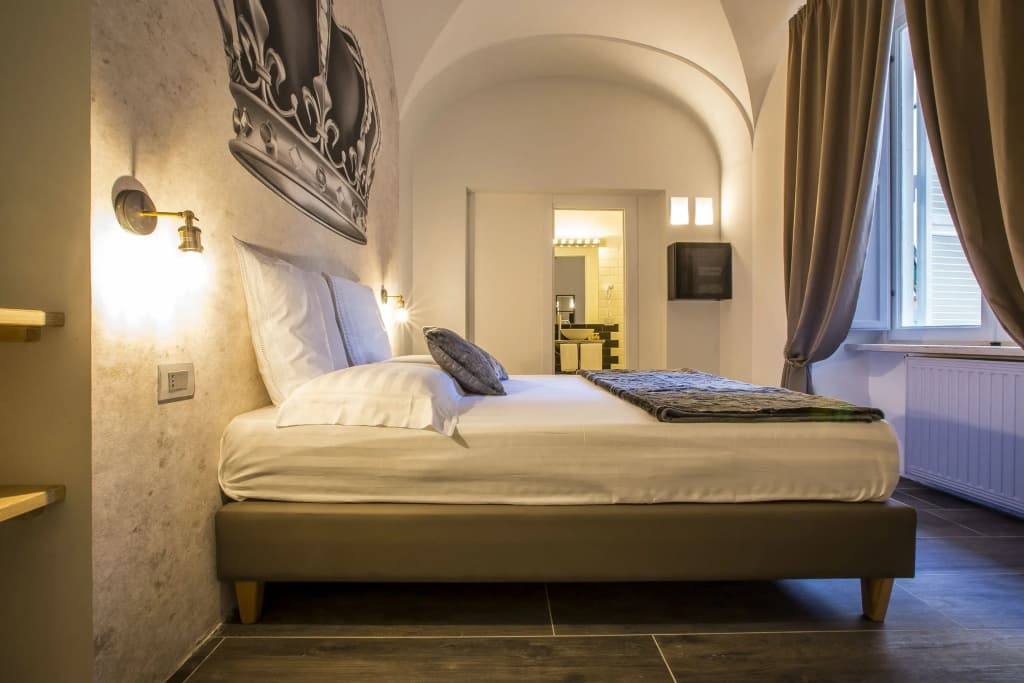 Trevi Contemporary Suite - main photo
