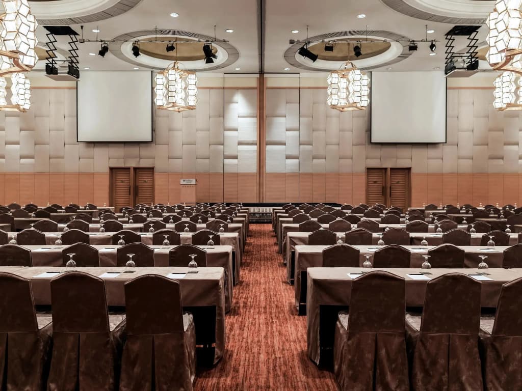 Pullman Kuala Lumpur City Centre Hotel & Residences - photo 20