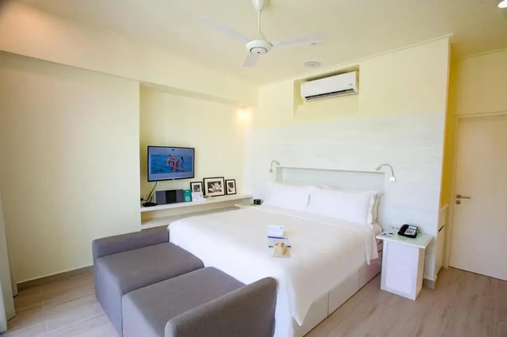 Holiday Inn Resort Kandooma Maldives by IHG - photo 8