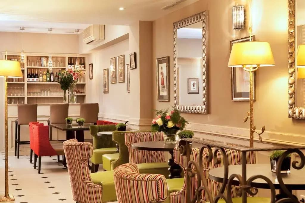 Hotel des Comedie - photo 10