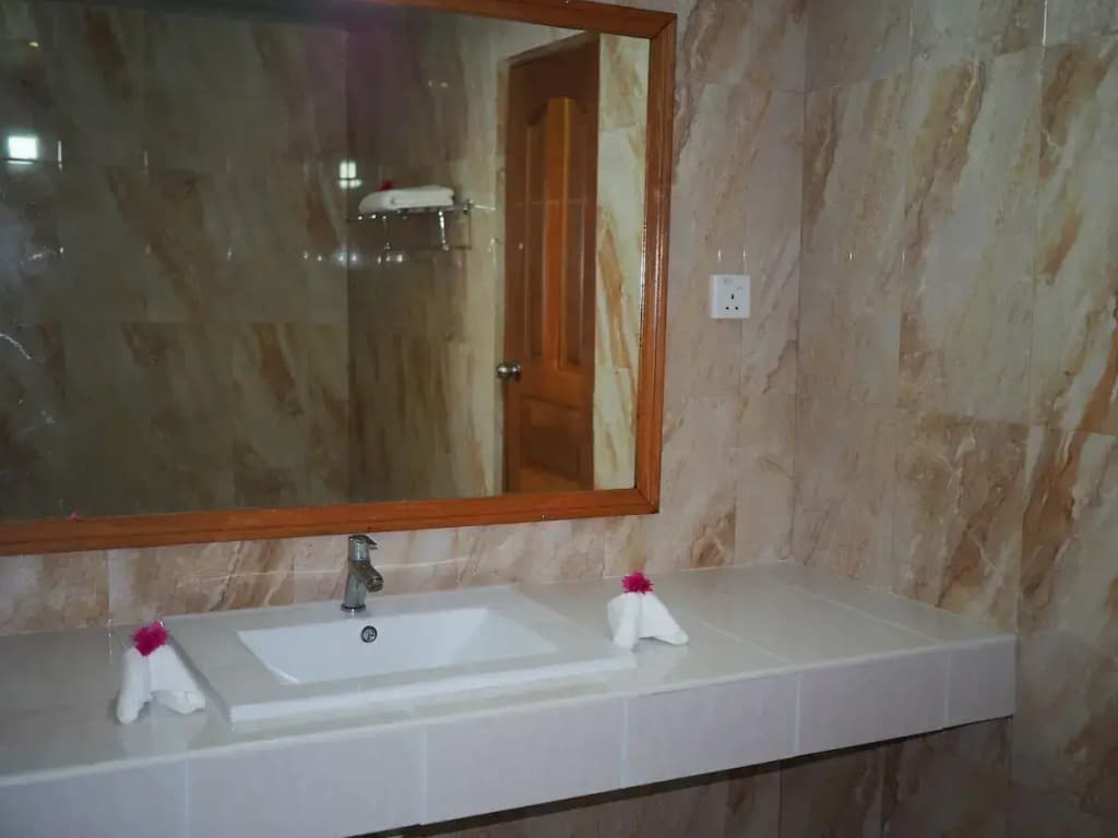 Equator Homestay - photo 15
