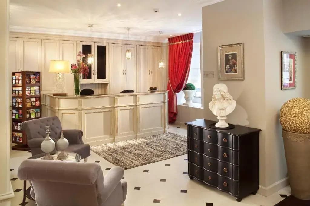 Hotel des Comedie - photo 2