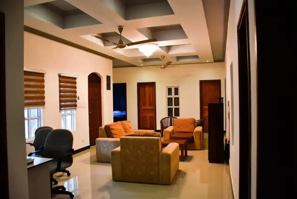 Equator Homestay - photo 2