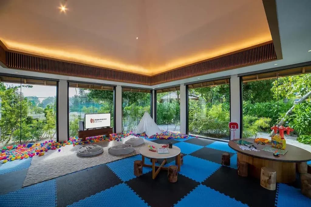 Kuda Villingili Resort - photo 22