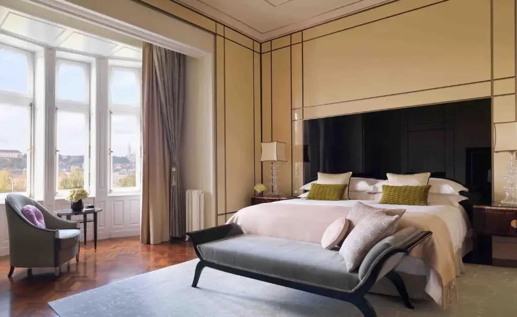 Four Seasons Hotel Gresham Palace Budapest - photo 1