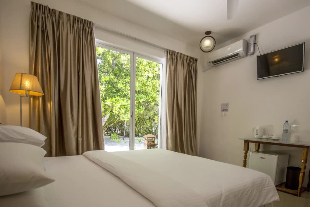 Dhigurah Retreat Beach - photo 9