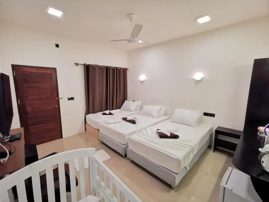 Summer inn Thoddoo - photo 5