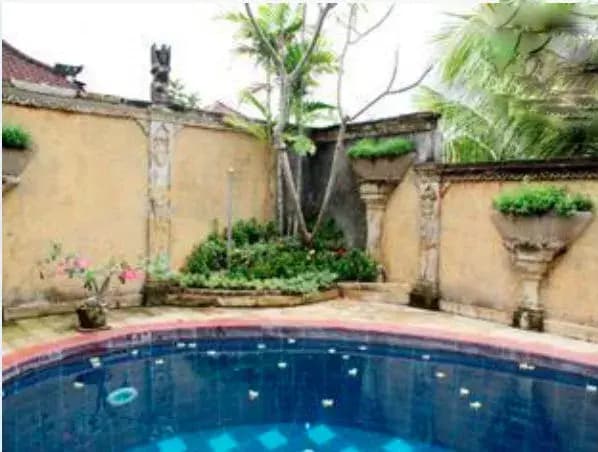Puri Anggrek Hotel - photo 2
