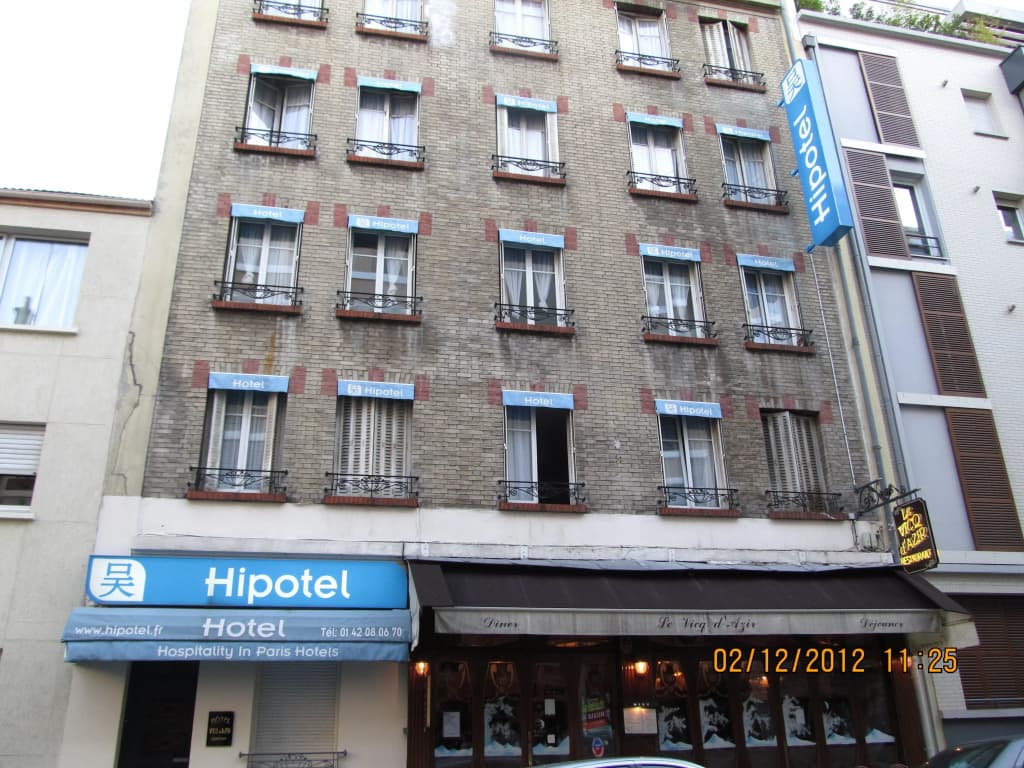 Hipotel Paris Belleville Gare de l'Est - photo 1