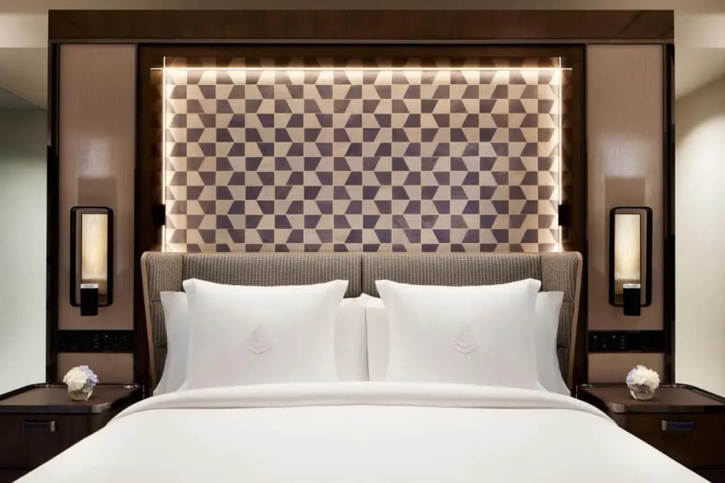 Four Seasons Hotel Hong Kong - photo 7