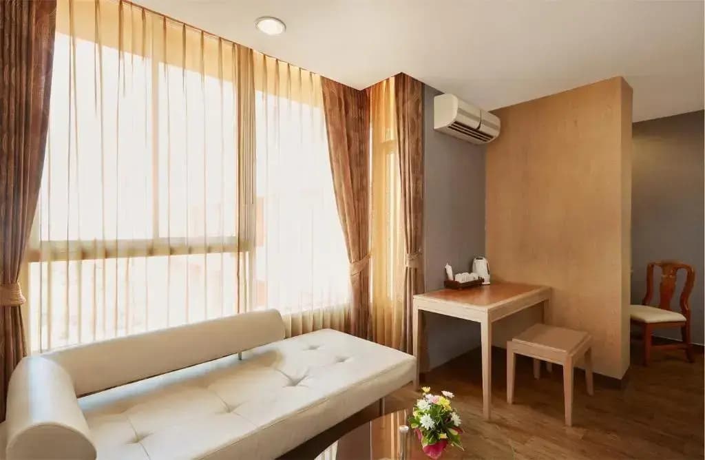 Eastern Grand Palace Hotel - photo 7