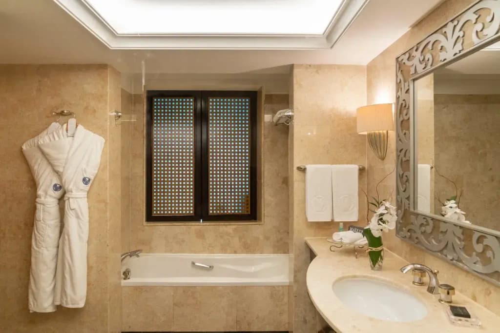 Beach Rotana Hotel - photo 17