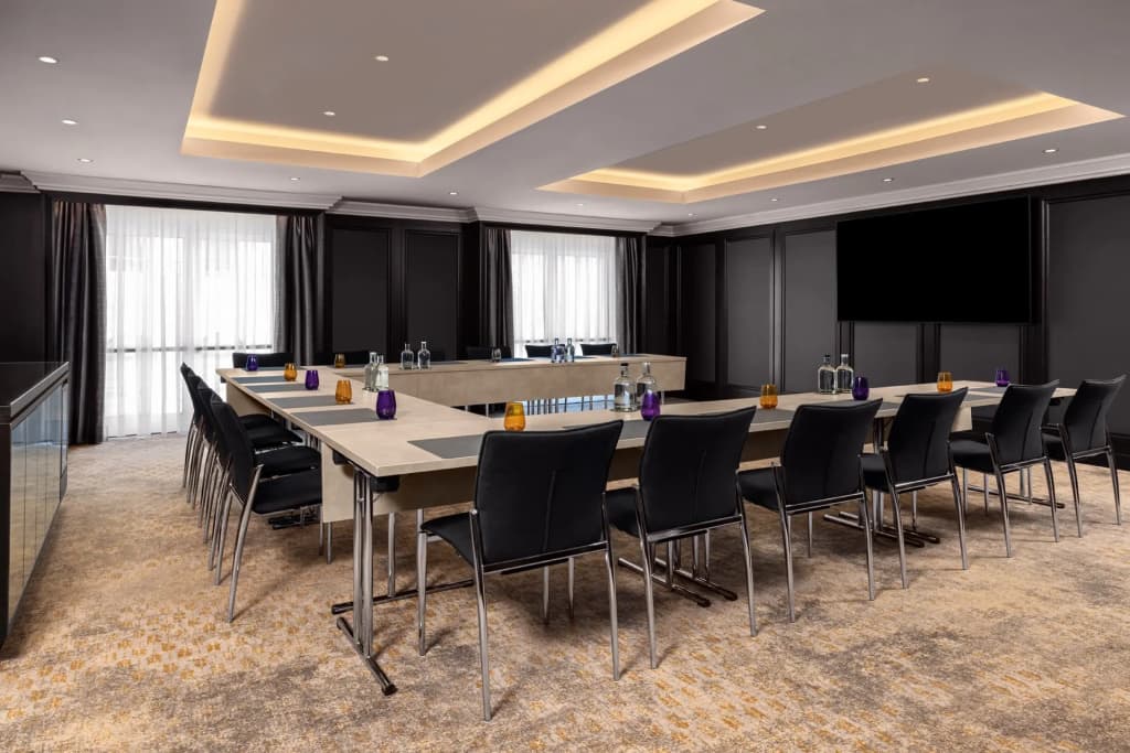 Hilton Vienna Plaza - photo 30
