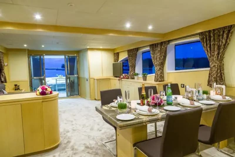 Fantom Luxury Yacht - photo 15