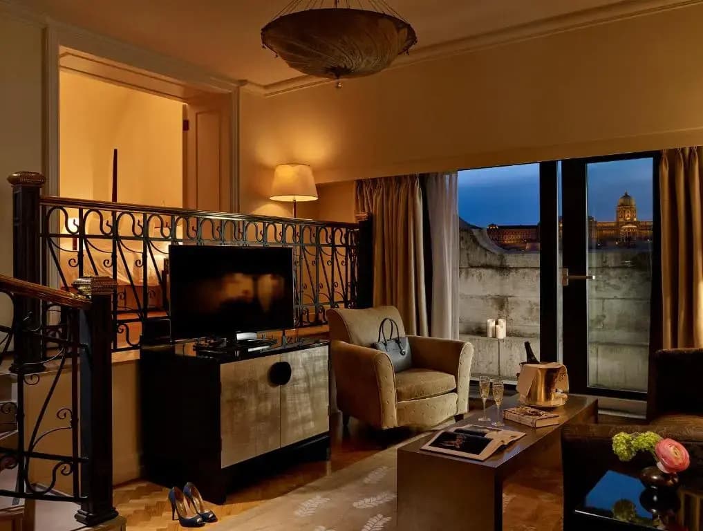 Four Seasons Hotel Gresham Palace Budapest - photo 18