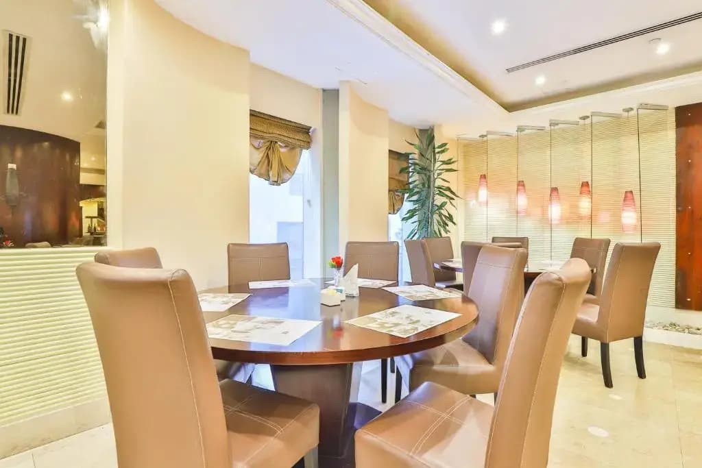 Landmark Summit Hotel - photo 14