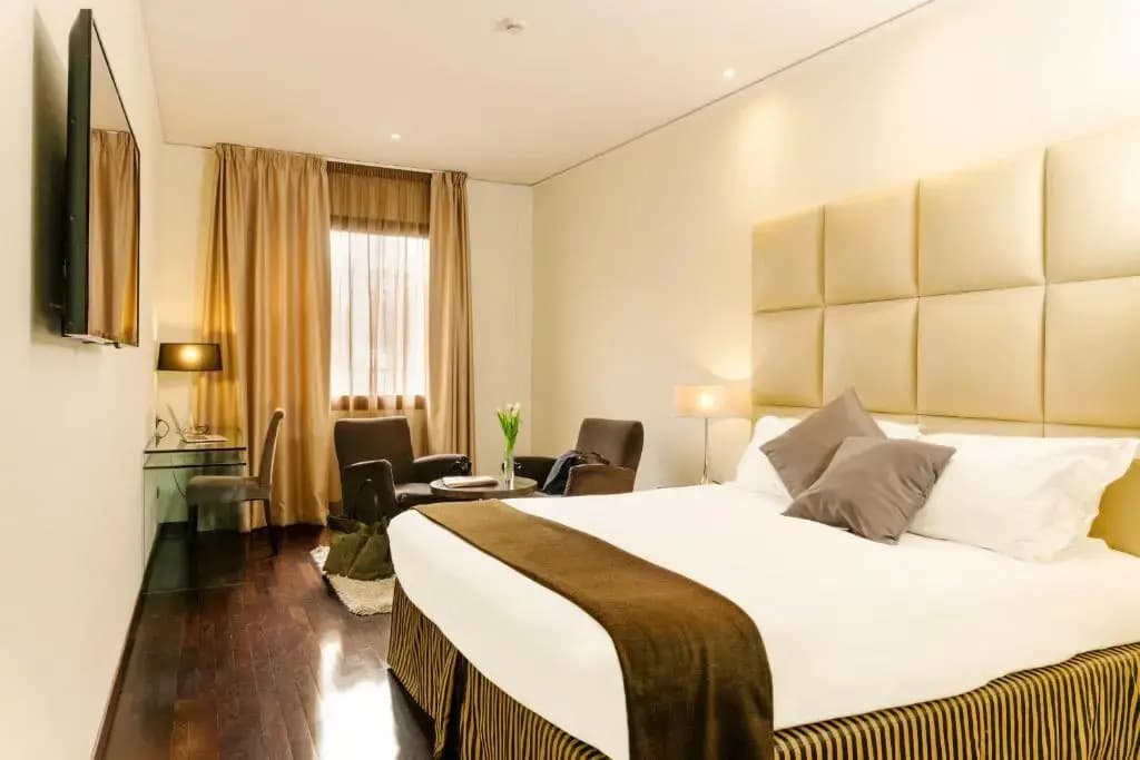 Hotel Cosmopolitan - photo 2