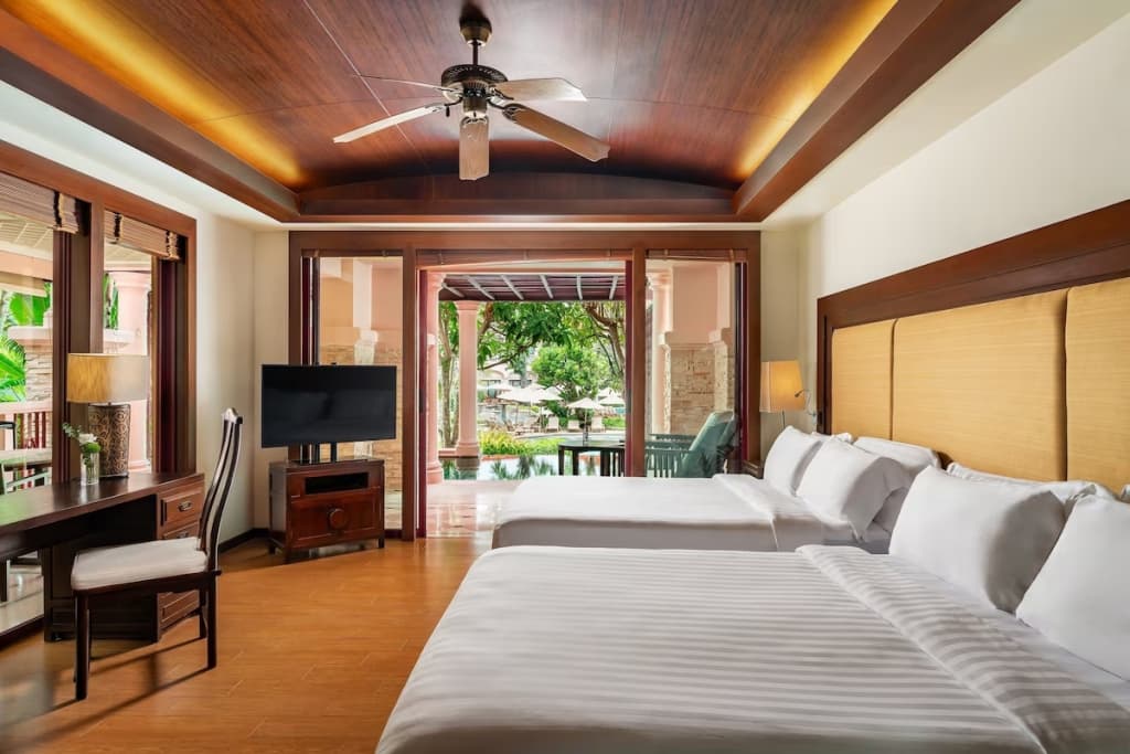Centara Grand Beach Resort Phuket Hotel - photo 8