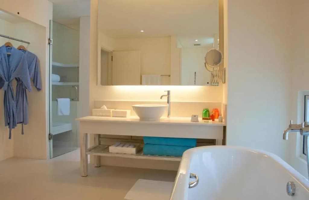Holiday Inn Resort Kandooma Maldives by IHG - photo 15