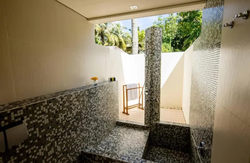 Holiday Inn Resort Kandooma Maldives by IHG - photo 17