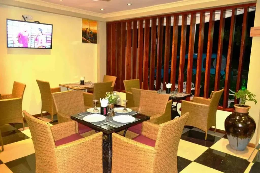 UI Inn - photo 10