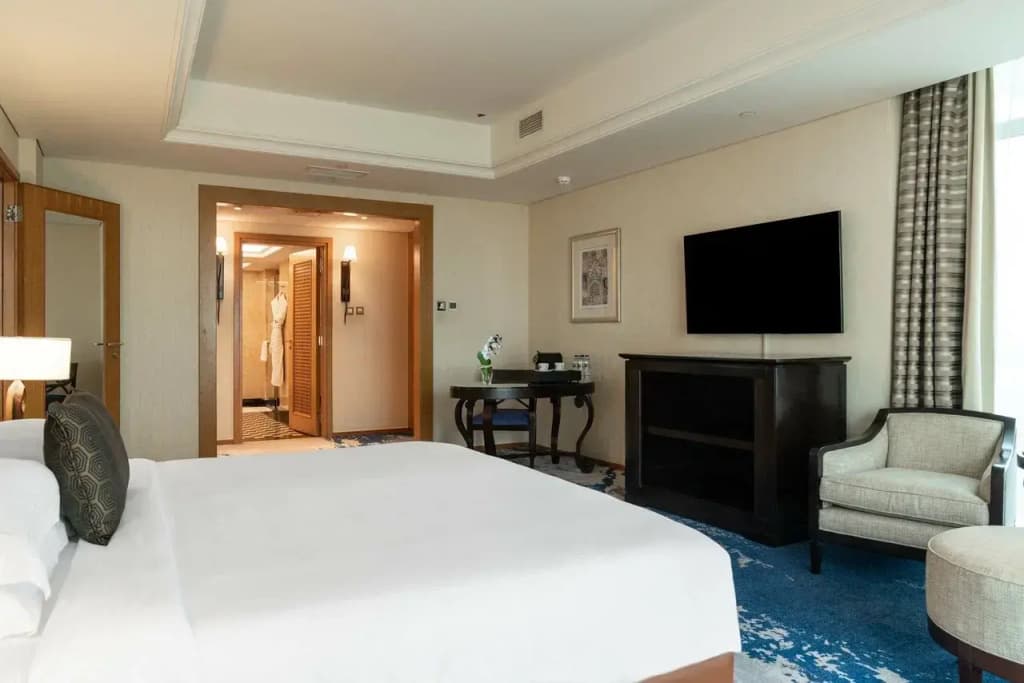 Beach Rotana Hotel - photo 7