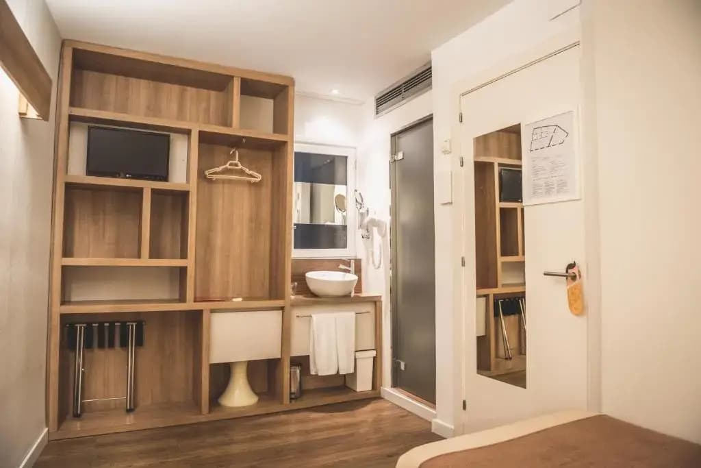 Mare Nostrum Hostal - photo 11