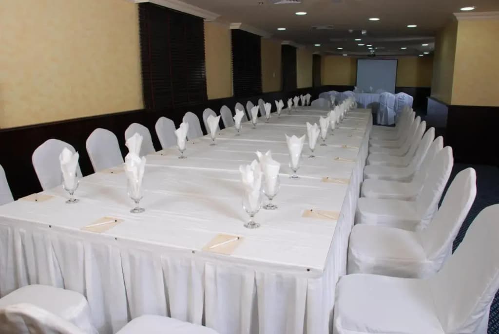 Al Bustan Hotel - photo 24