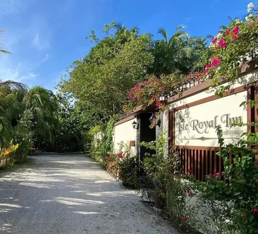 Isle Royal Inn - photo 1
