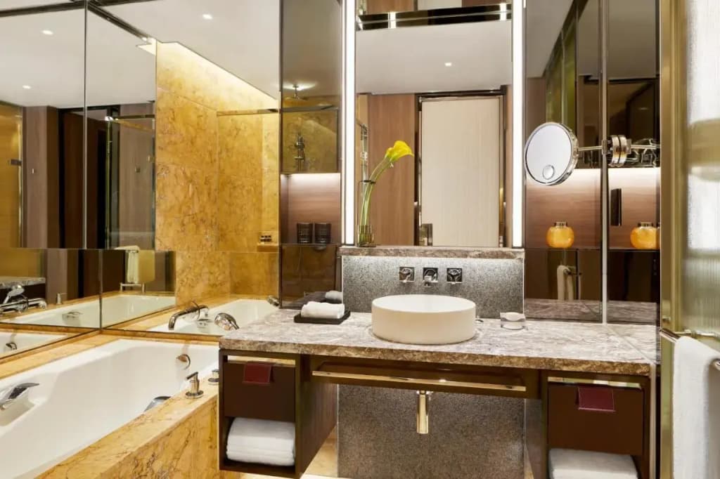 Four Seasons Hotel Hong Kong - photo 20