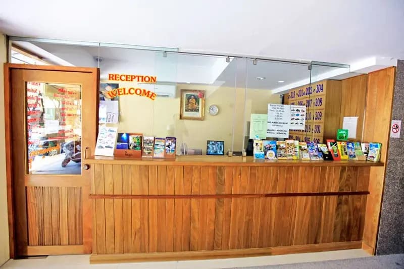 Phrom Charoen Hotel - photo 2