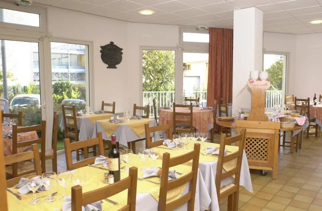 La Roseraie - Hotel & Restaurant - photo 11