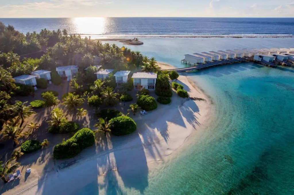 Holiday Inn Resort Kandooma Maldives by IHG - photo 1