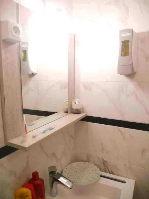 Pacific Hotel - photo 19