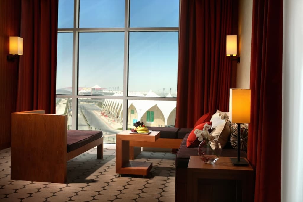 Yas Plaza Marina - photo 10