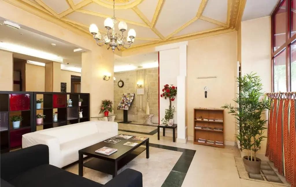 Ferney République Hotel - photo 1