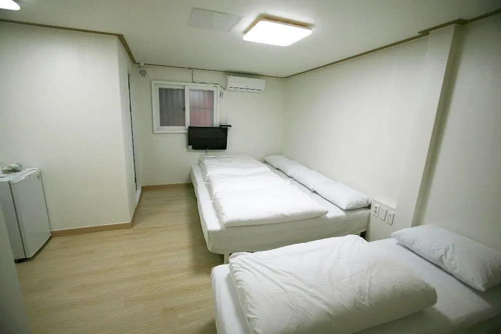 JJ House Myeongdong - photo 2