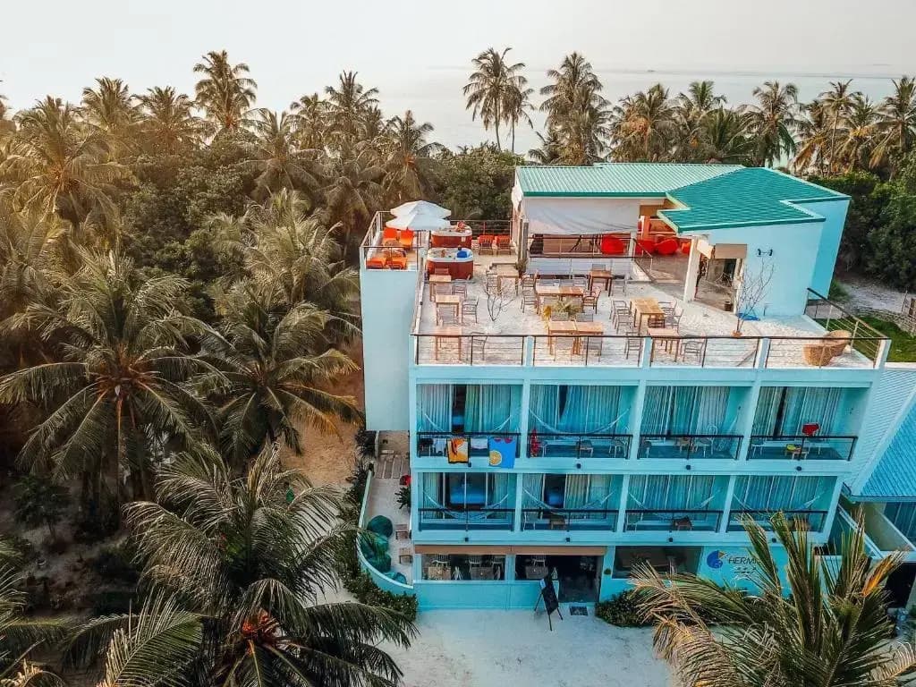 Bliss Dhigurah Hotel - photo 1