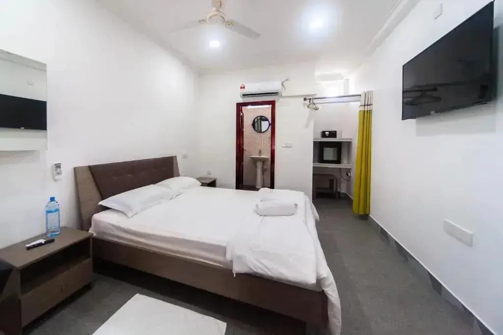 Ariston Dhangethi Inn - photo 4