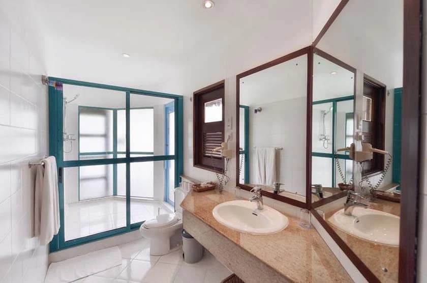 Velidhu Island Resort - photo 9
