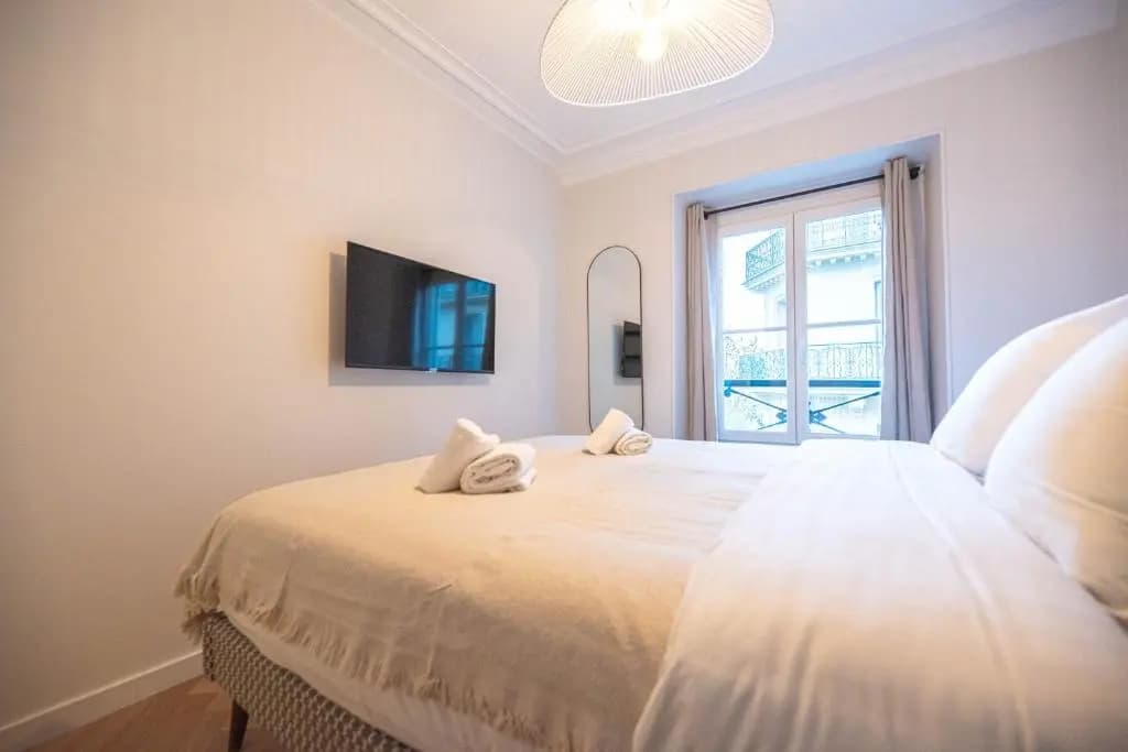 Luxury apartments in Paris Center - photo 11