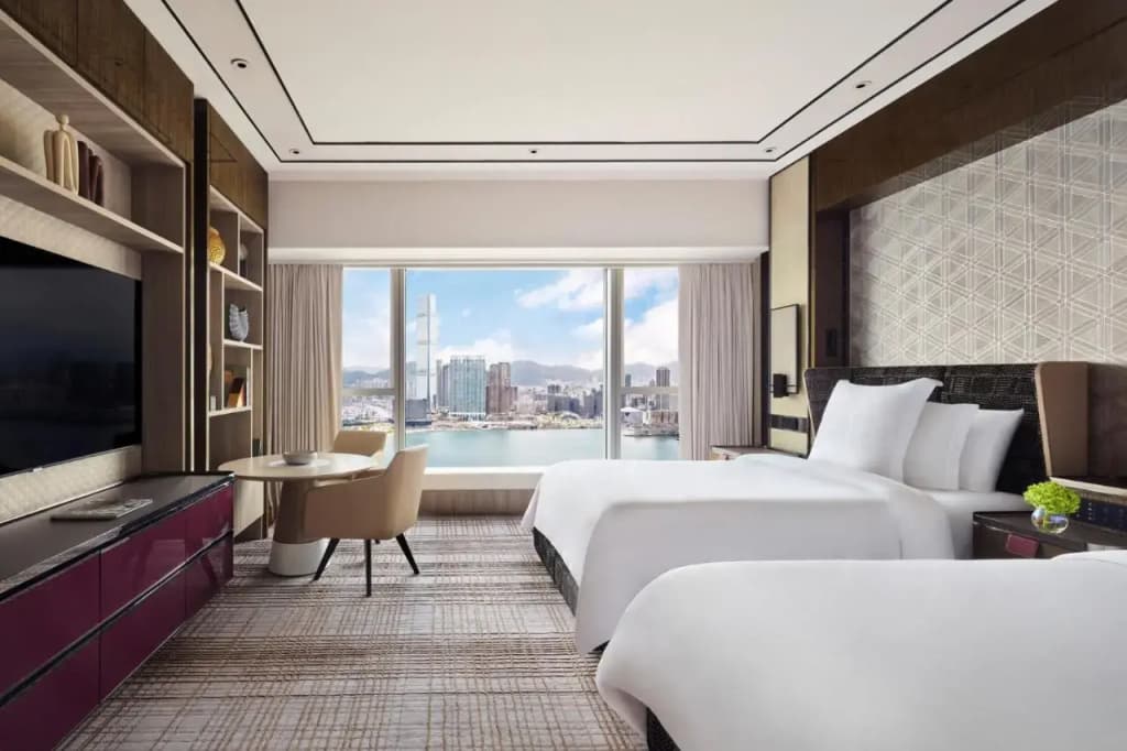 Four Seasons Hotel Hong Kong - photo 4