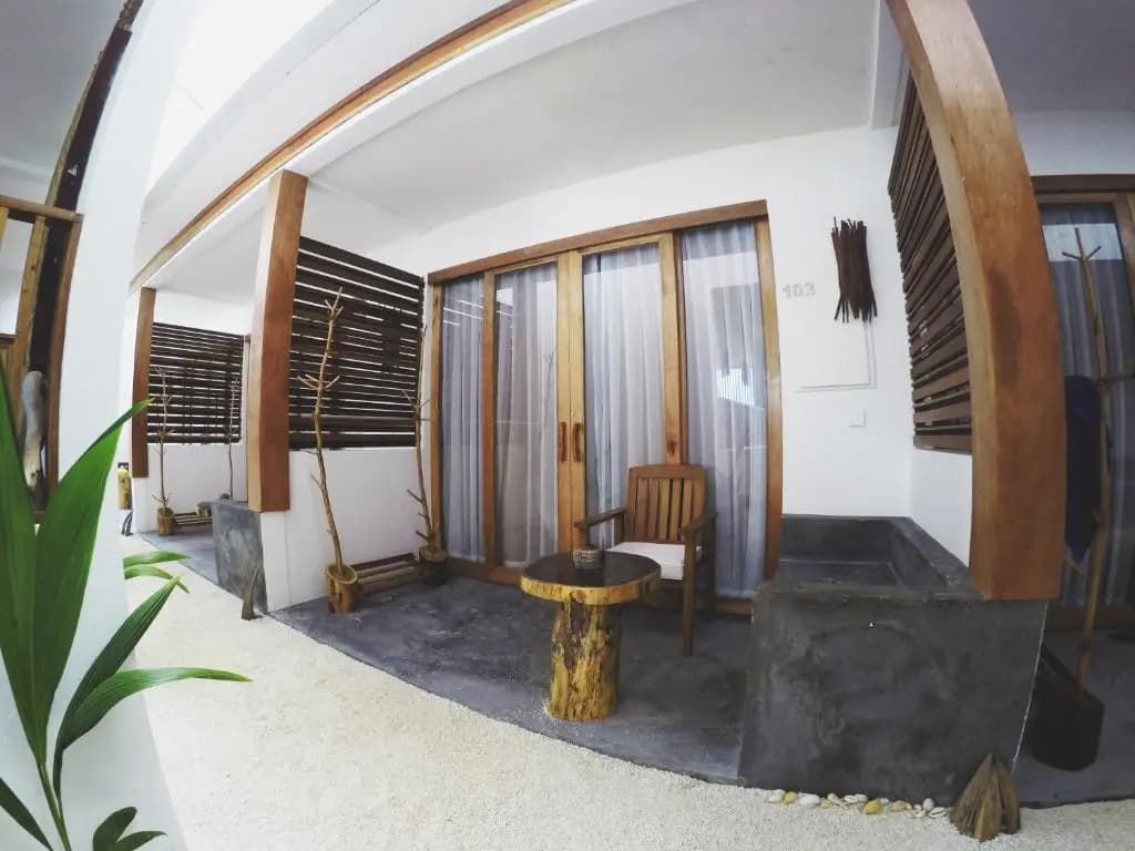 Dhiffushi White Sand Beach Hotel - photo 12