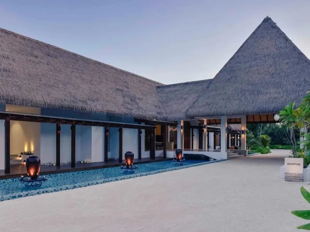 Mercure Maldives Kooddoo - photo 1